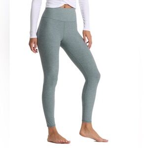 Vuori Clean Elevation Legging in Stormy Heather